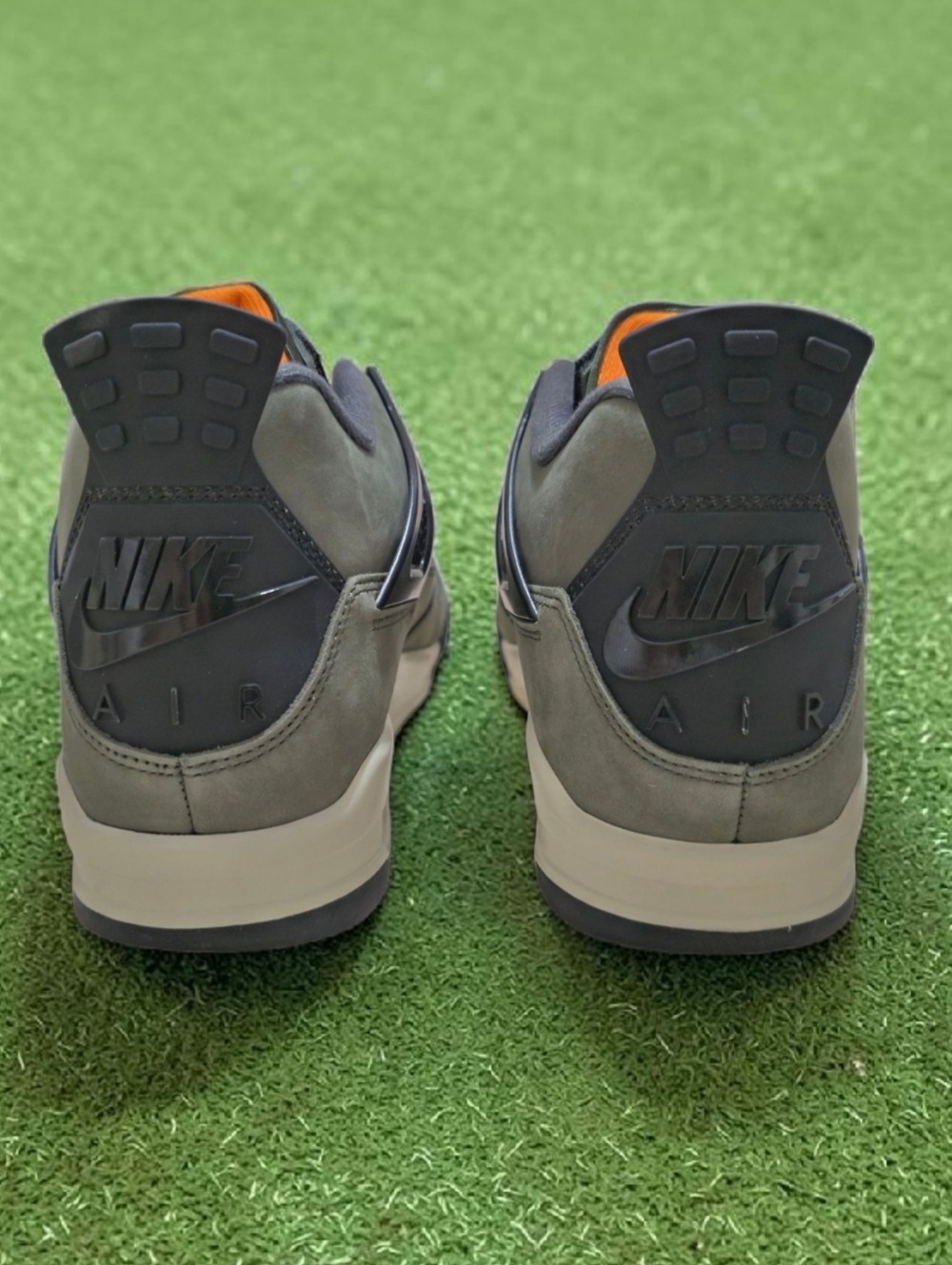 Air Jordan 4 Retro x Undefeated (2025) - Size 11 - Picture 5 of 7
